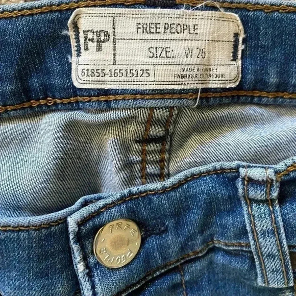 Free people women’s distressed skinny jeans size 26 button fly - Picture 5 of 6